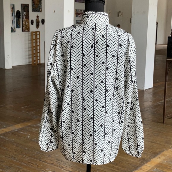 Vintage polka dot long sleeve button down blouse - Picture 10 of 11